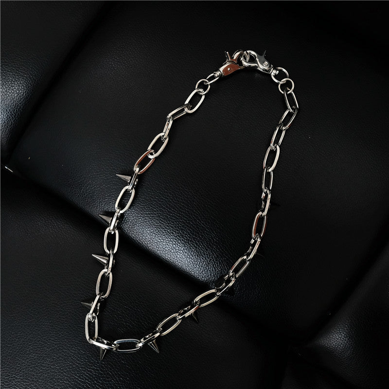 Rivet waist chain